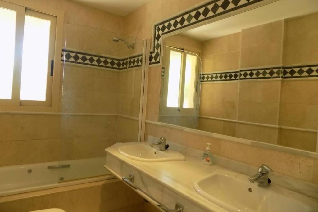 Fuente Aloha Apartment Марбеля Екстериор снимка